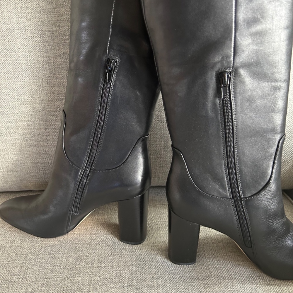 Boot - Picture 4 of 5